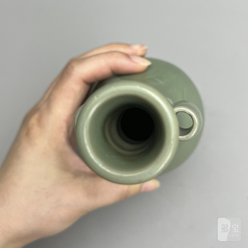 明代 龙泉窑青釉贯耳瓶 - 图10